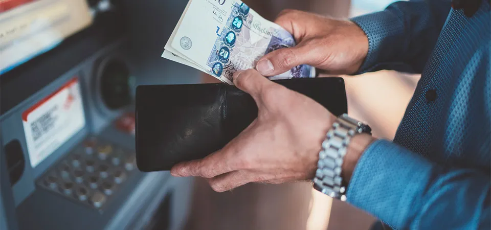 Currency and ATMs at HRE